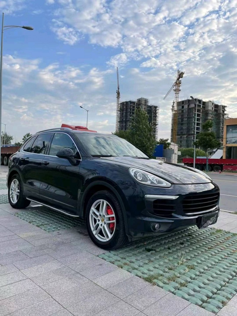 徐州16年保时捷卡宴3