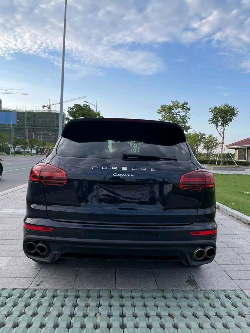 徐州16年保时捷卡宴9