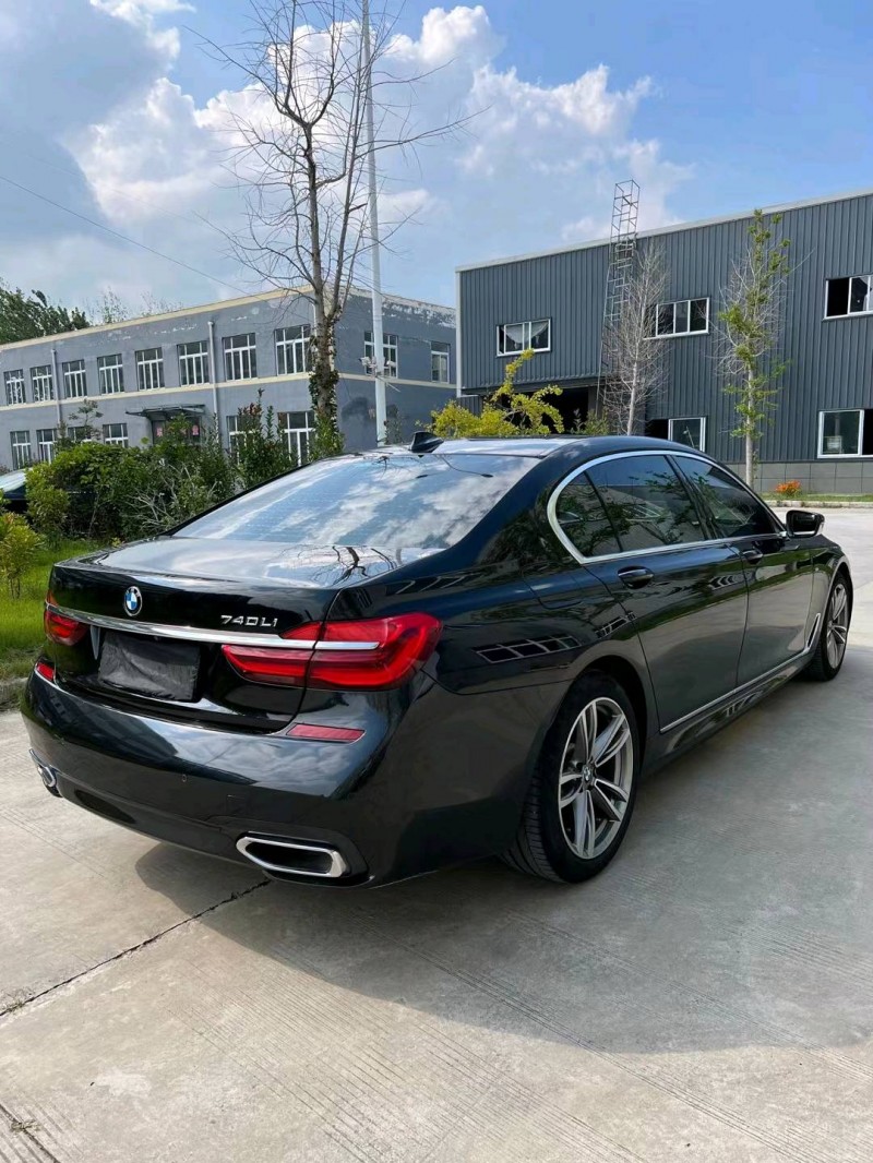 徐州17年宝马7系7