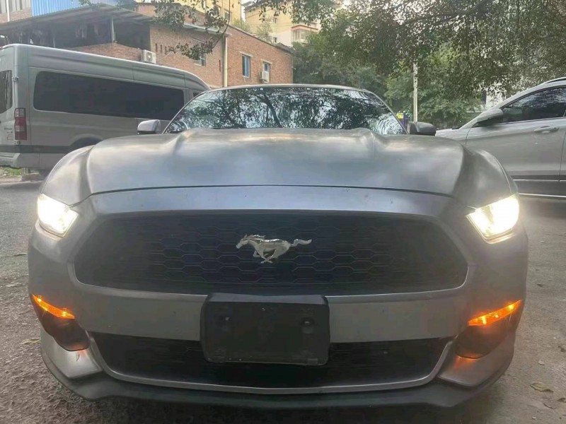 重庆16年福特野马1