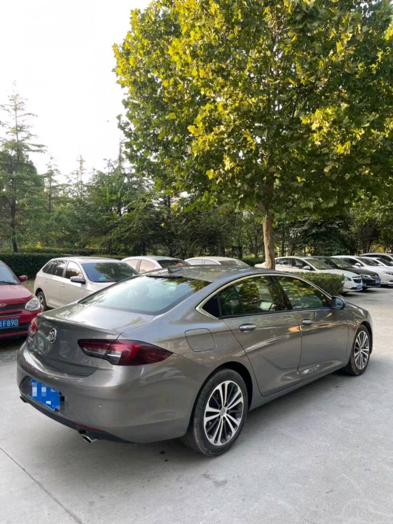 枣庄18年别克君威3