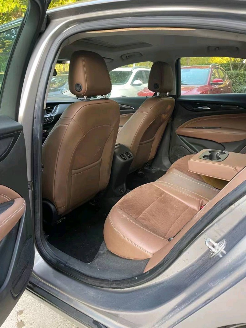 枣庄18年别克君威5