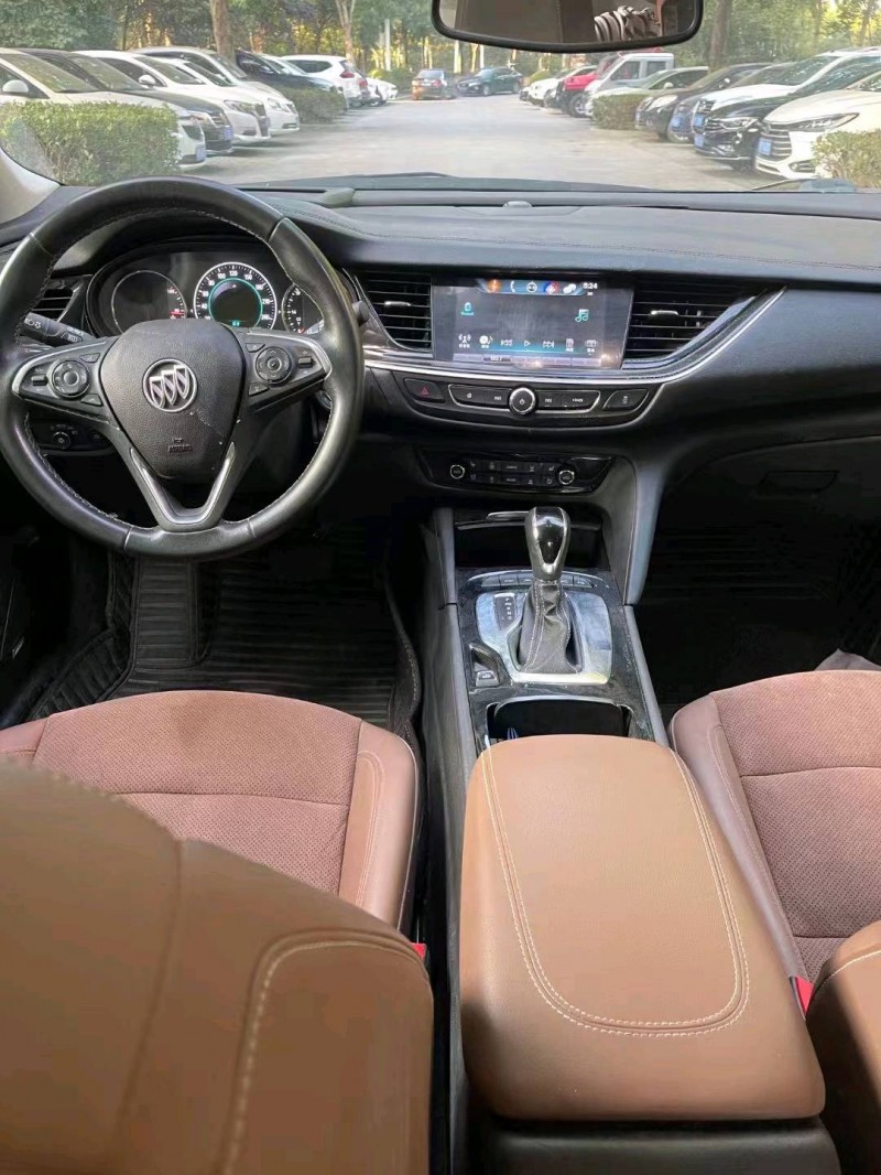 枣庄18年别克君威6