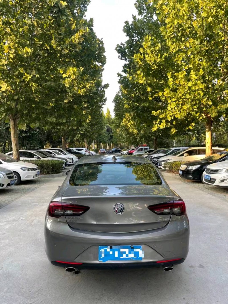 枣庄18年别克君威9