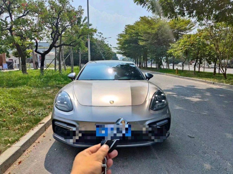 东莞19年保时捷帕拉梅拉1