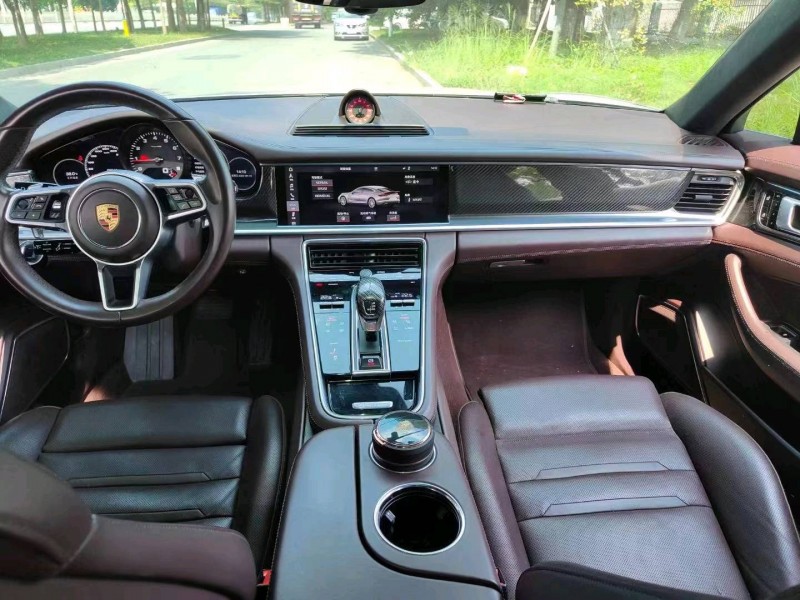 东莞19年保时捷帕拉梅拉5