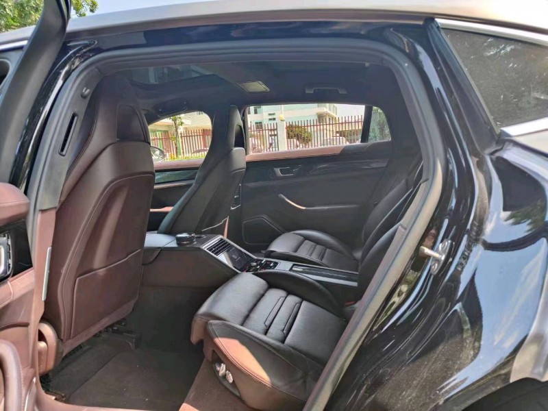 东莞19年保时捷帕拉梅拉7