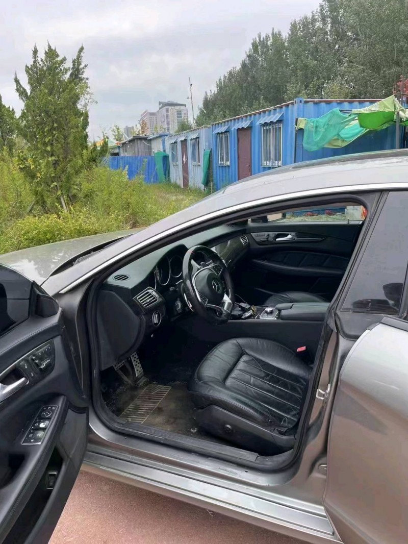 东营12年奔驰CLS8