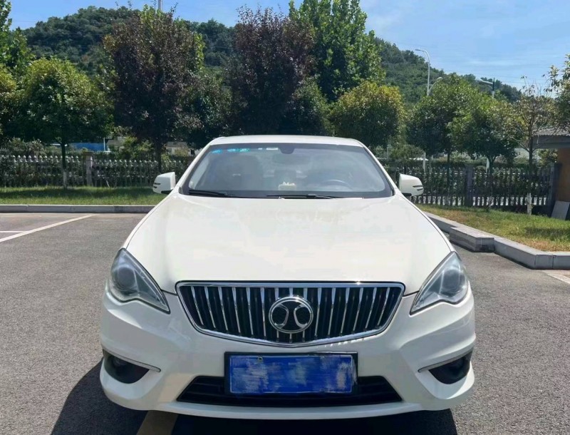 北京19年北汽绅宝D701