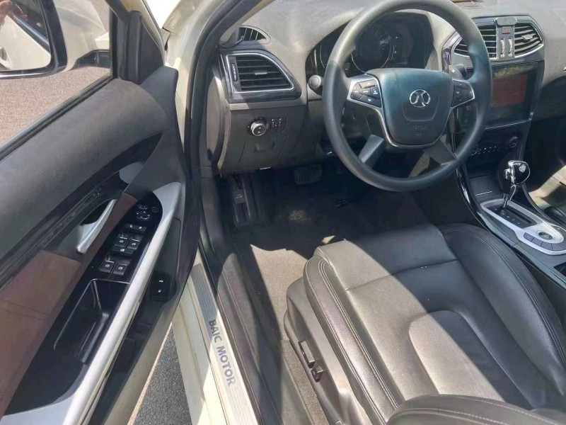 北京19年北汽绅宝D708