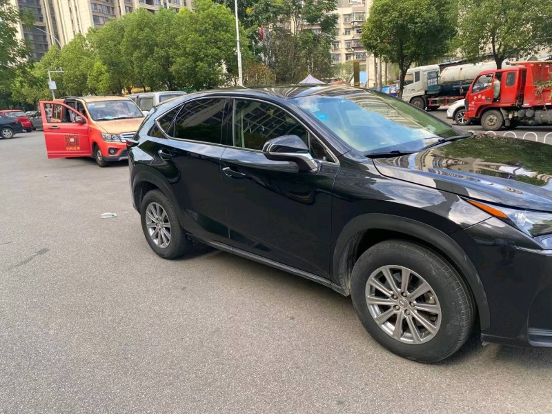 武汉16年雷克萨斯NX3