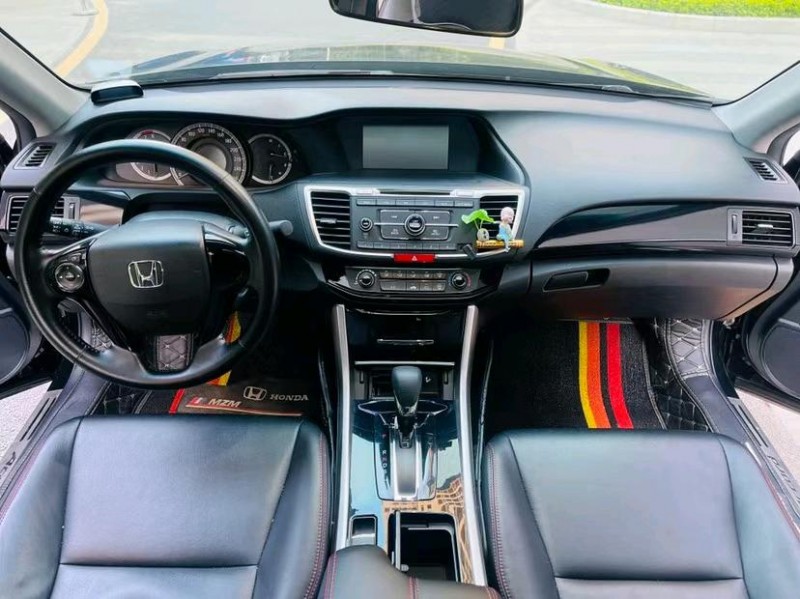 东莞17年本田雅阁6