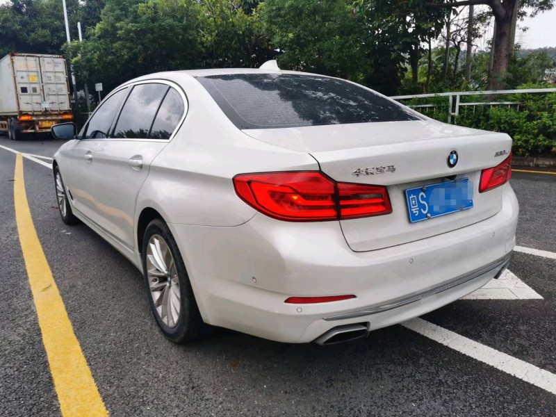 广州20年宝马5系8