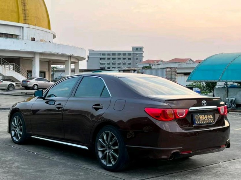 东莞12年丰田锐志8