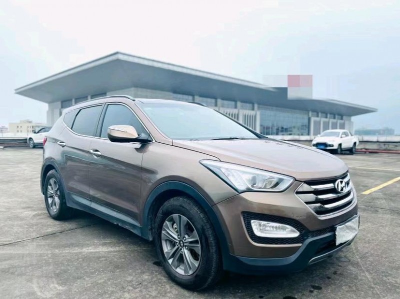 东莞15年现代全新胜达3