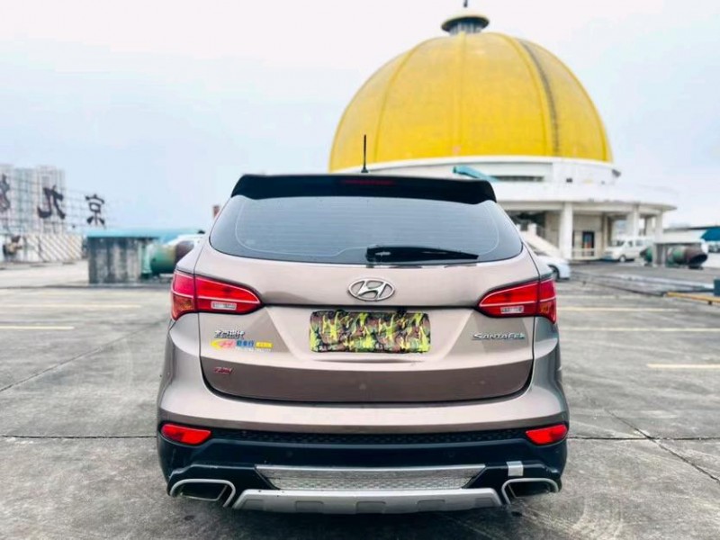 东莞15年现代全新胜达9