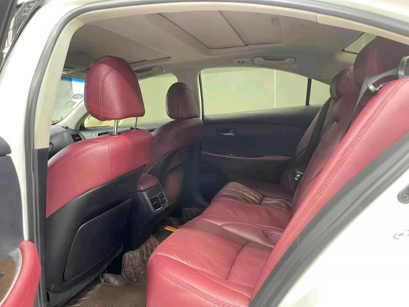 济宁12年雷克萨斯ES8