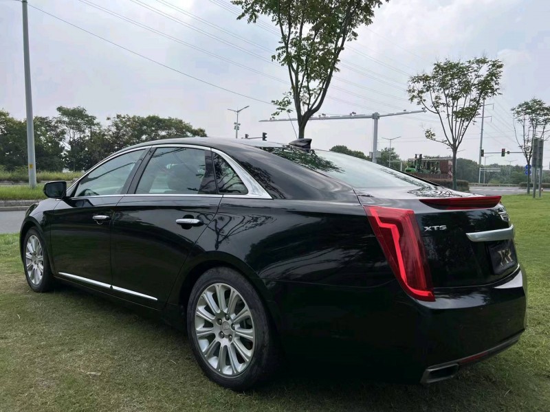 盐城17年凯迪拉克XTS8