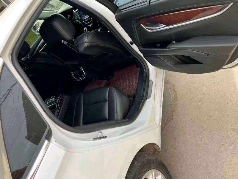 济宁16年凯迪拉克XTS2