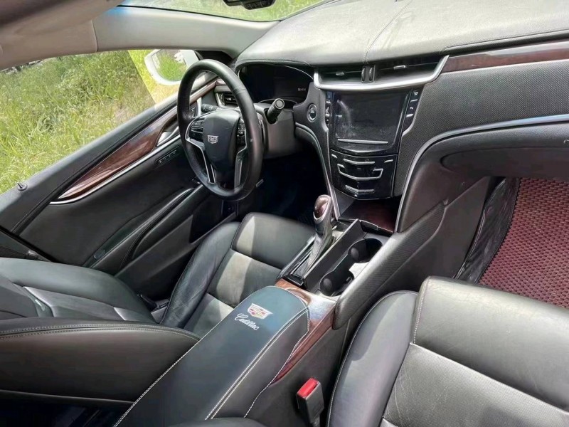 济宁16年凯迪拉克XTS4