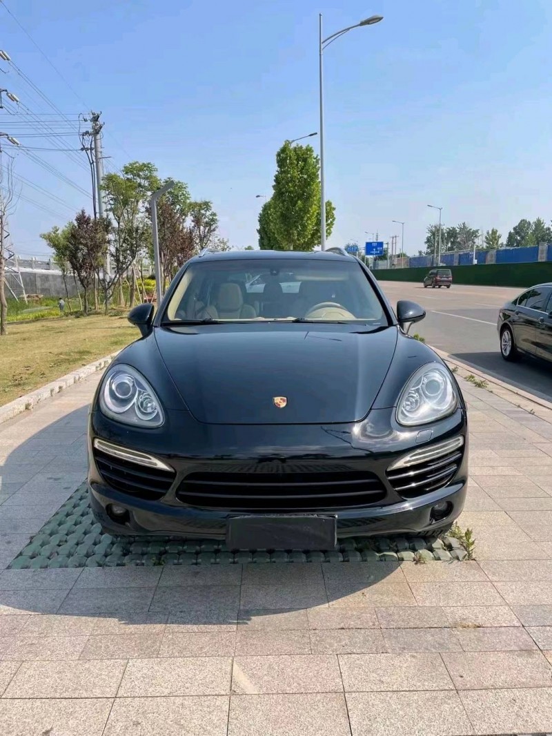 徐州14年保时捷卡宴1