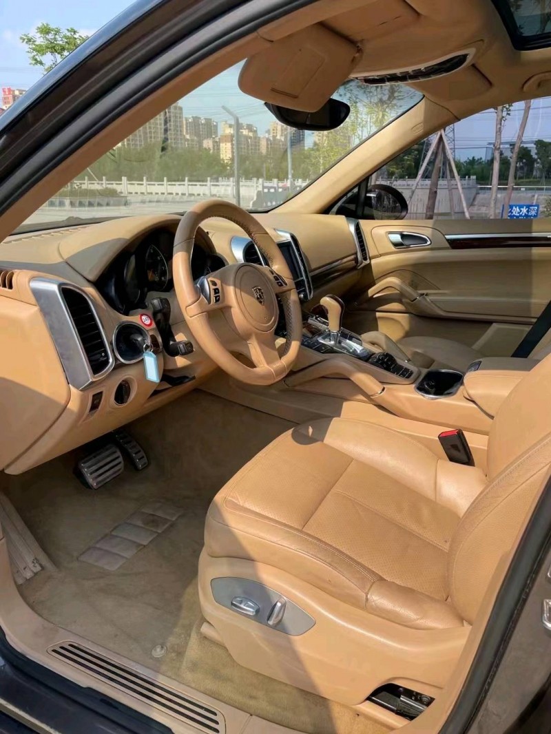 徐州14年保时捷卡宴7
