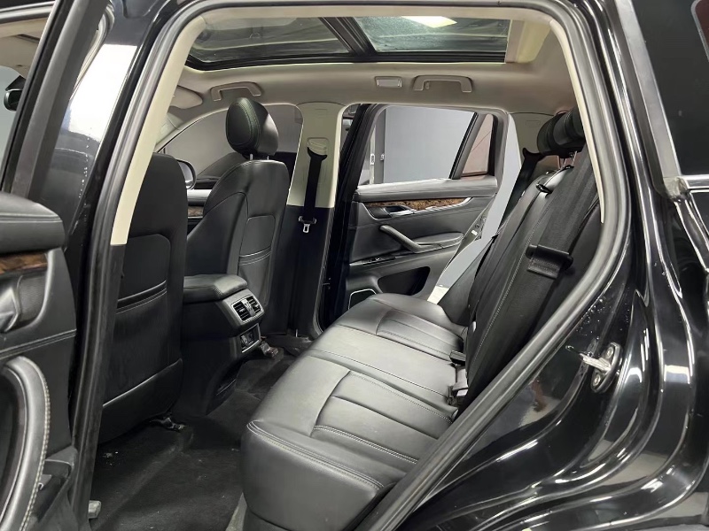 成都17年汉腾汽车X71