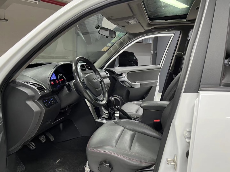 成都16年奇瑞瑞虎36