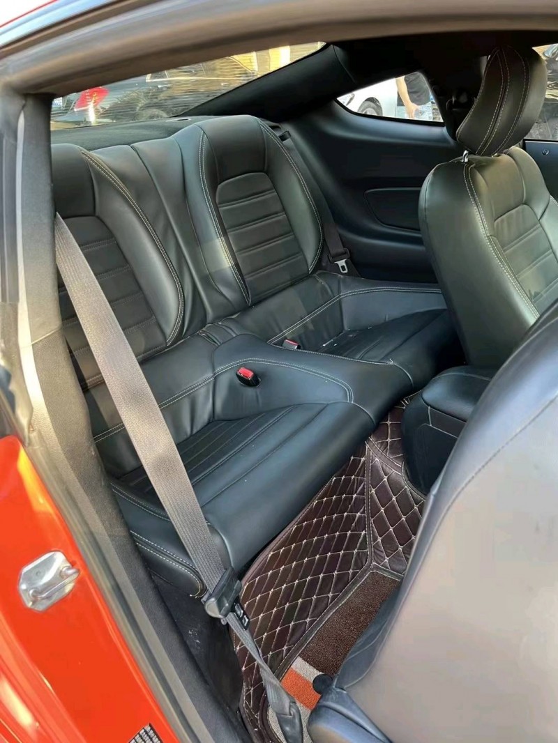 邢台16年福特野马2