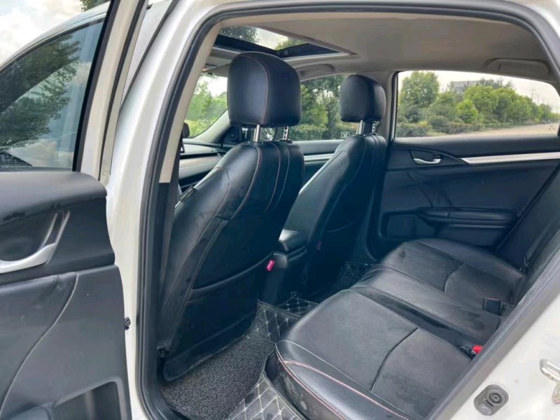 盐城17年本田思域2