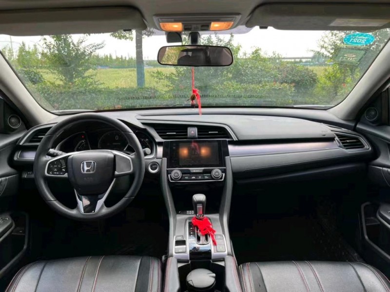 盐城17年本田思域1