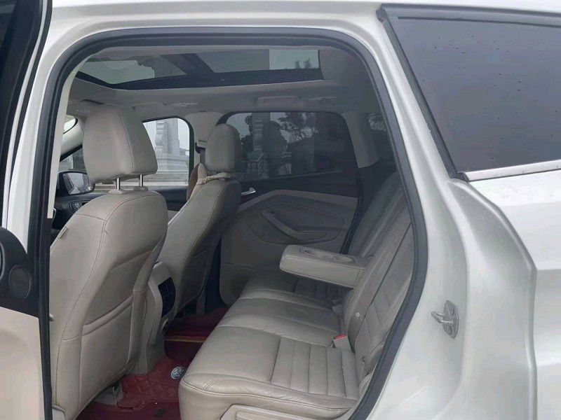 东营13年福特翼虎3