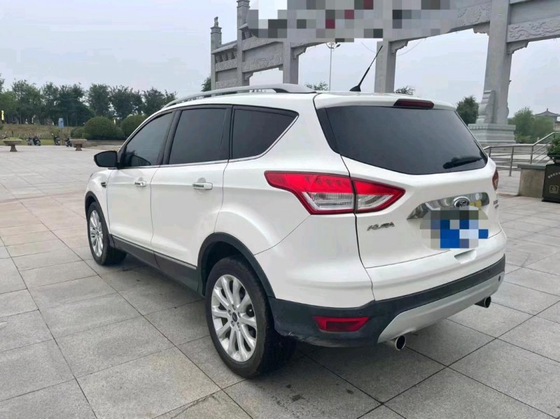 东营13年福特翼虎6