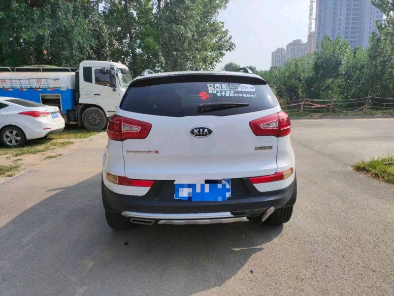 东营13年起亚智跑1