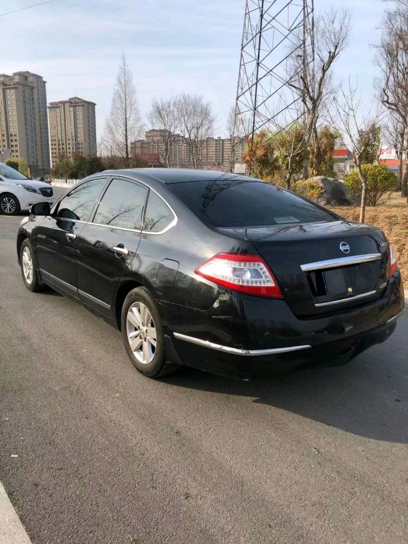 徐州12年日产天籁4