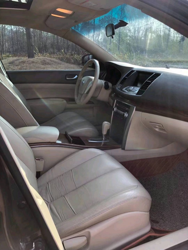 徐州12年日产天籁6