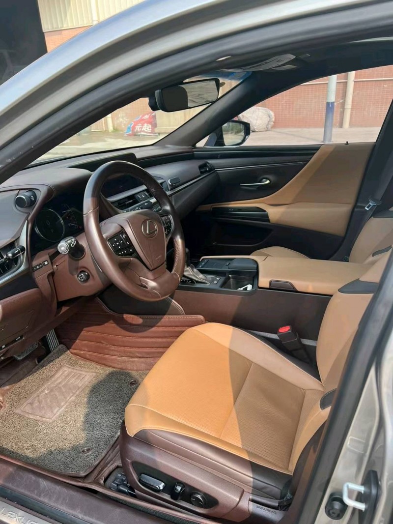 东莞19年雷克萨斯ES5