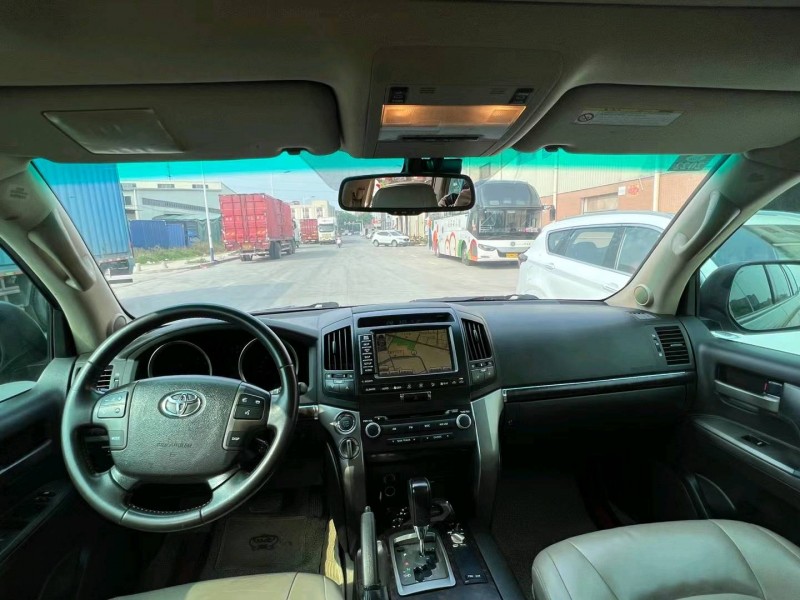 东莞11年丰田兰德酷路泽6