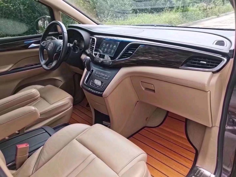 枣庄19年别克GL82