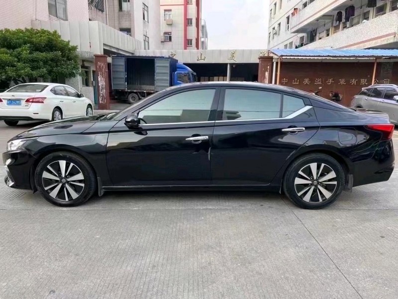 东莞21年日产天籁3