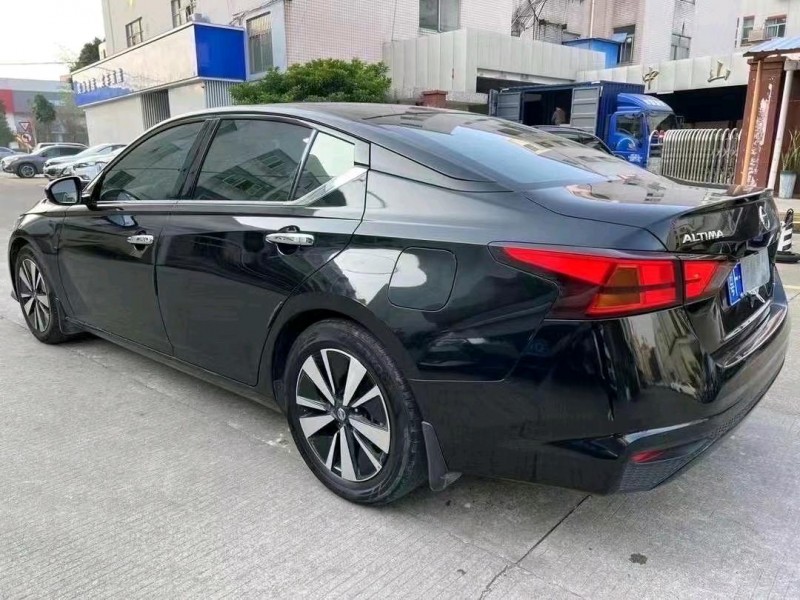 东莞21年日产天籁5