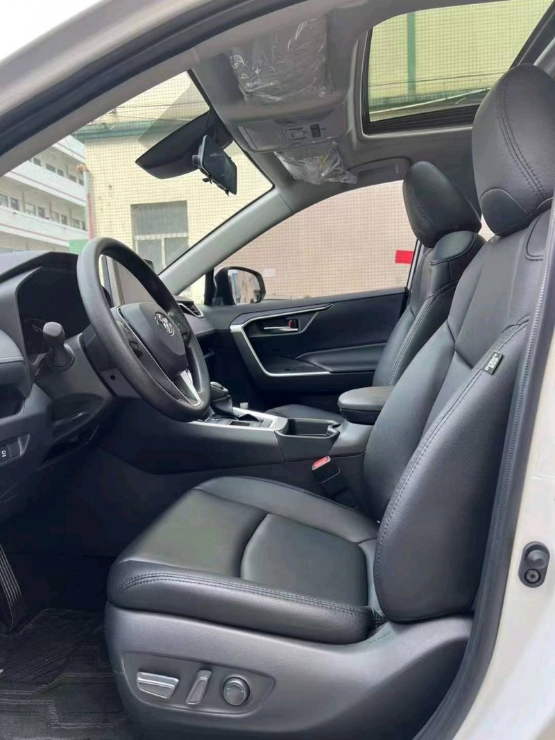 中山22年丰田RAV49