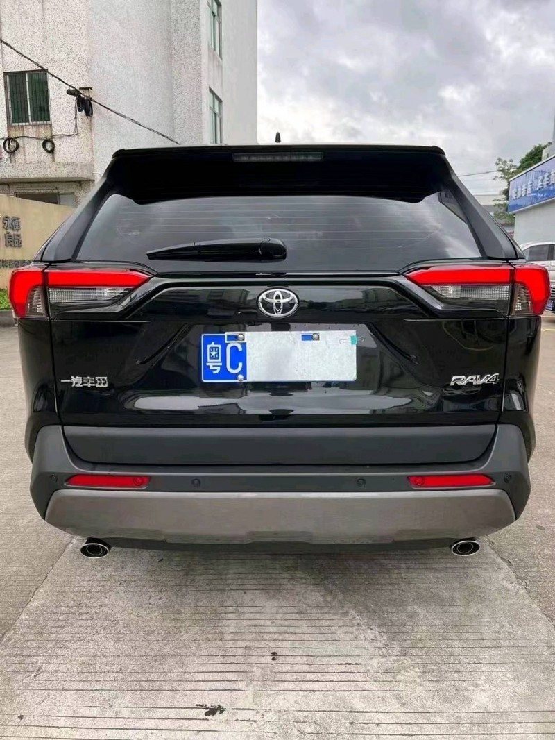 中山22年丰田RAV44