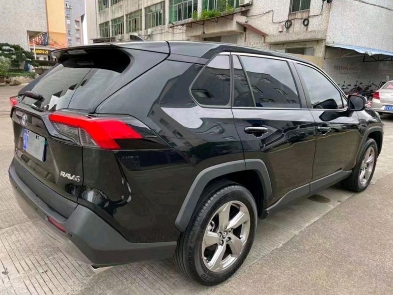 中山22年丰田RAV46