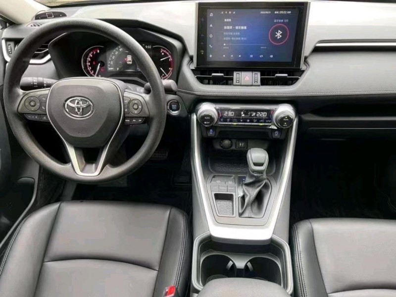 中山22年丰田RAV48