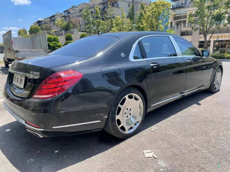重庆16年奔驰迈巴赫S级2