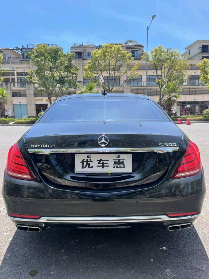 重慶16年奔馳邁巴赫S級1