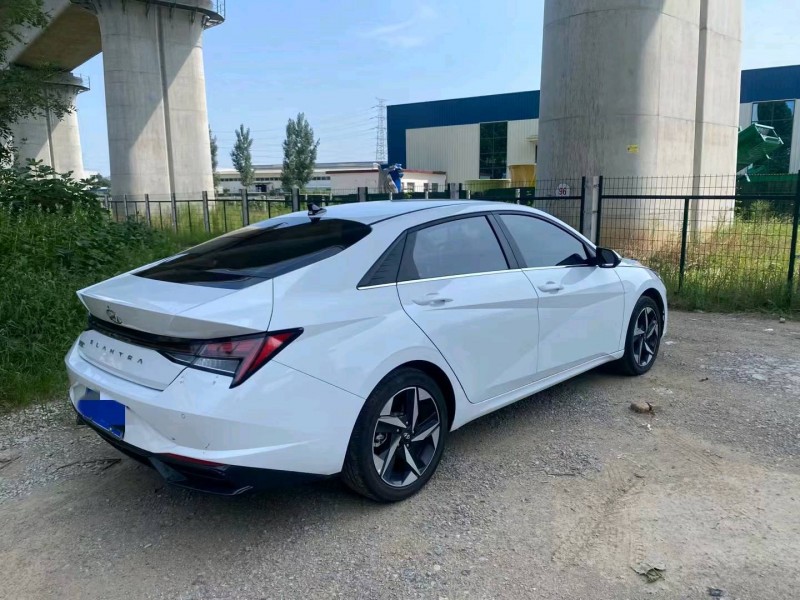 济宁22年现代伊兰特7