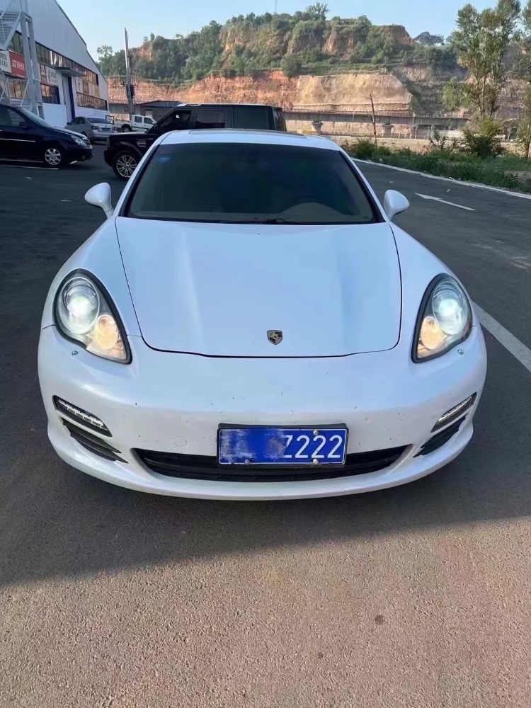 陽泉11年保時捷帕拉梅拉1