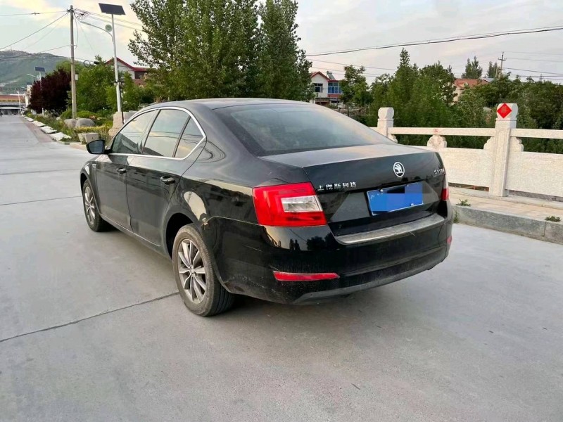 东营17年斯柯达明锐8